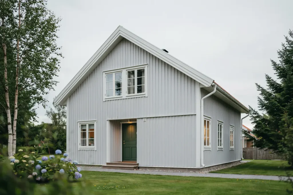 takfot och vindskivor m lades om i k llered m lndal